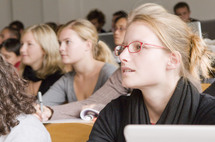 Etudiants à l'ESCEM (Tours) Etudiants à l'ESCEM (Tours)