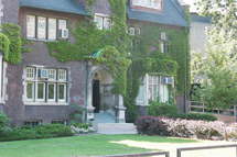 Maison sur un campus au Canada